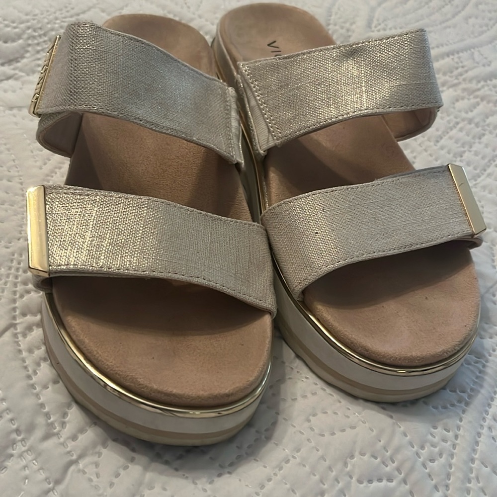 Vionic Brandie linen sandals size 9